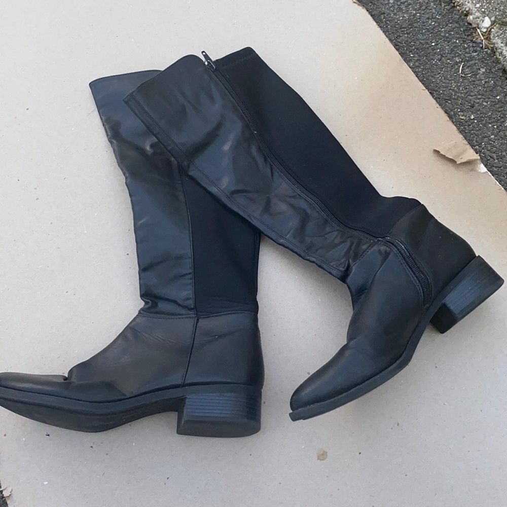 Women’s leather boots